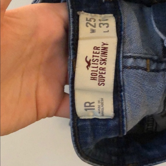 hollister dark wash skinny jeans - Picture 3 of 3